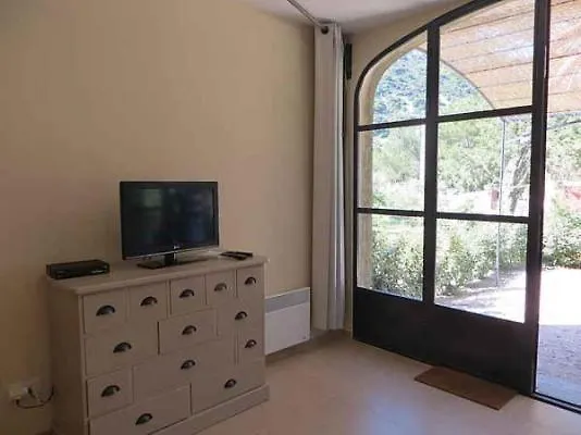 Privatisation Domaine De Cassan Villa Lafare 0*,  France